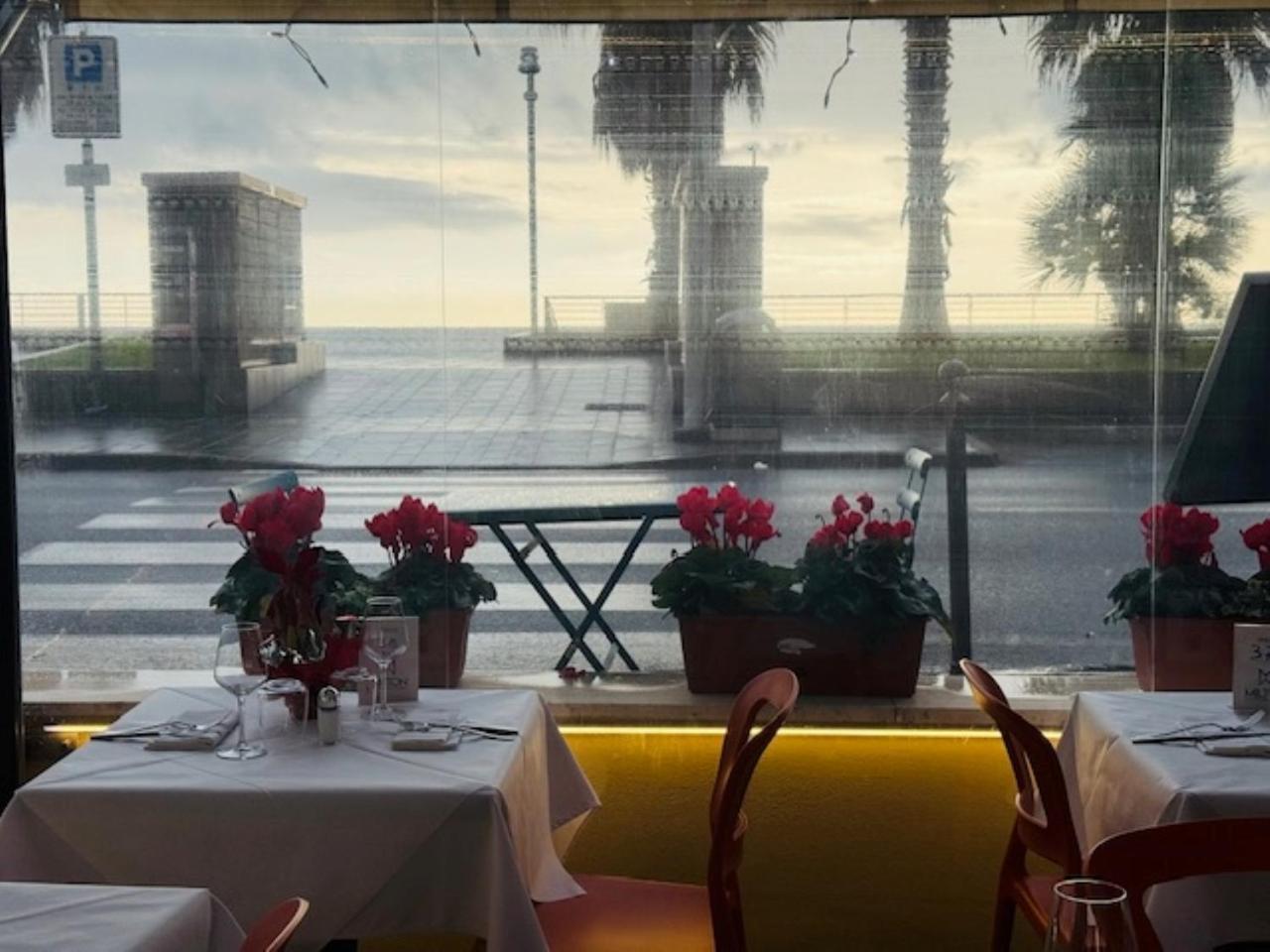 Hotel Ristorante Milton ヴァラッツェ エクステリア 写真