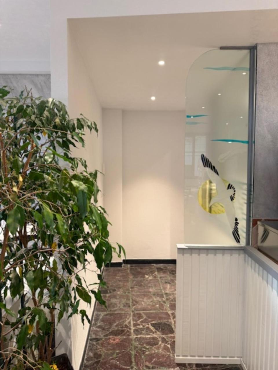 Hotel Ristorante Milton ヴァラッツェ エクステリア 写真