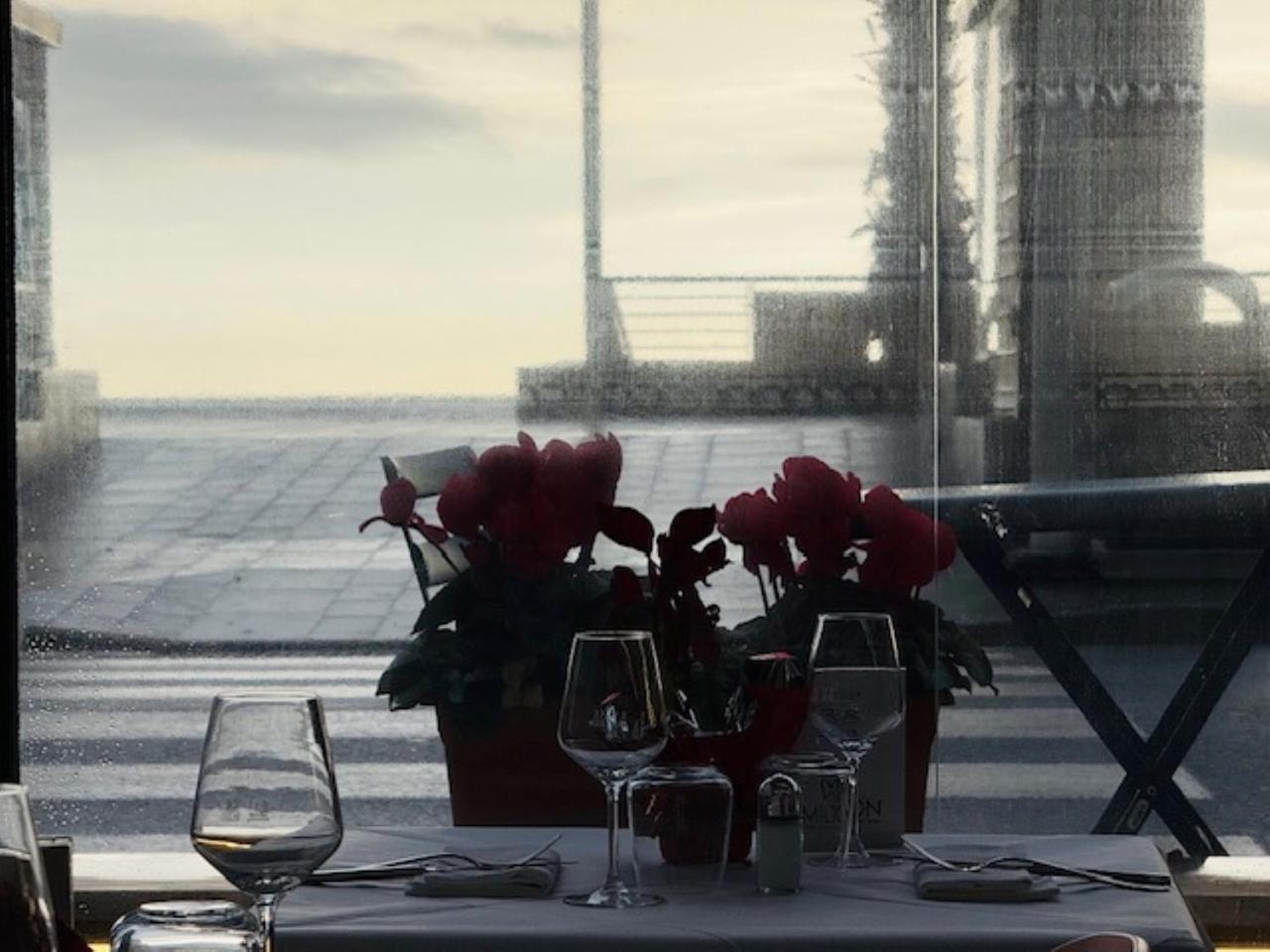 Hotel Ristorante Milton ヴァラッツェ エクステリア 写真